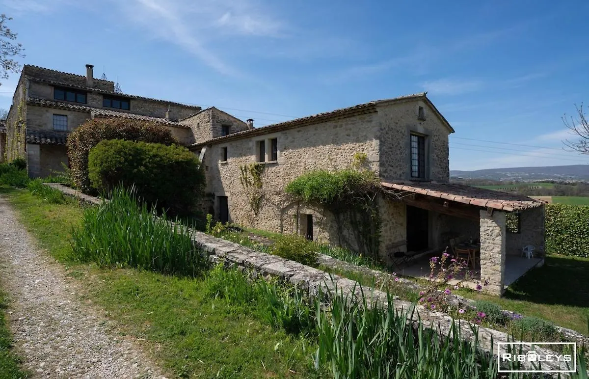 Mas Avec Vue Et Piscine Aux Portes Du Luberon Country house