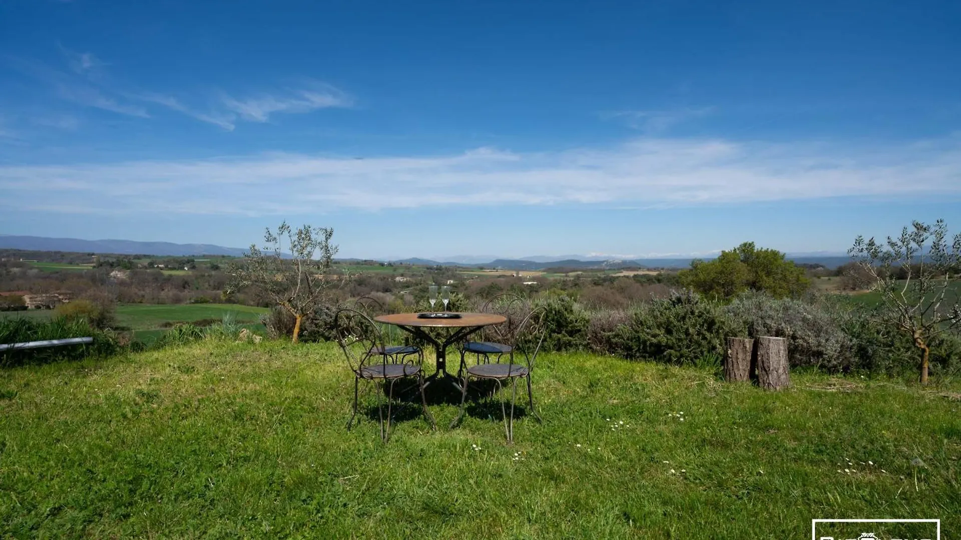 Mas Avec Vue Et Piscine Aux Portes Du Luberon France