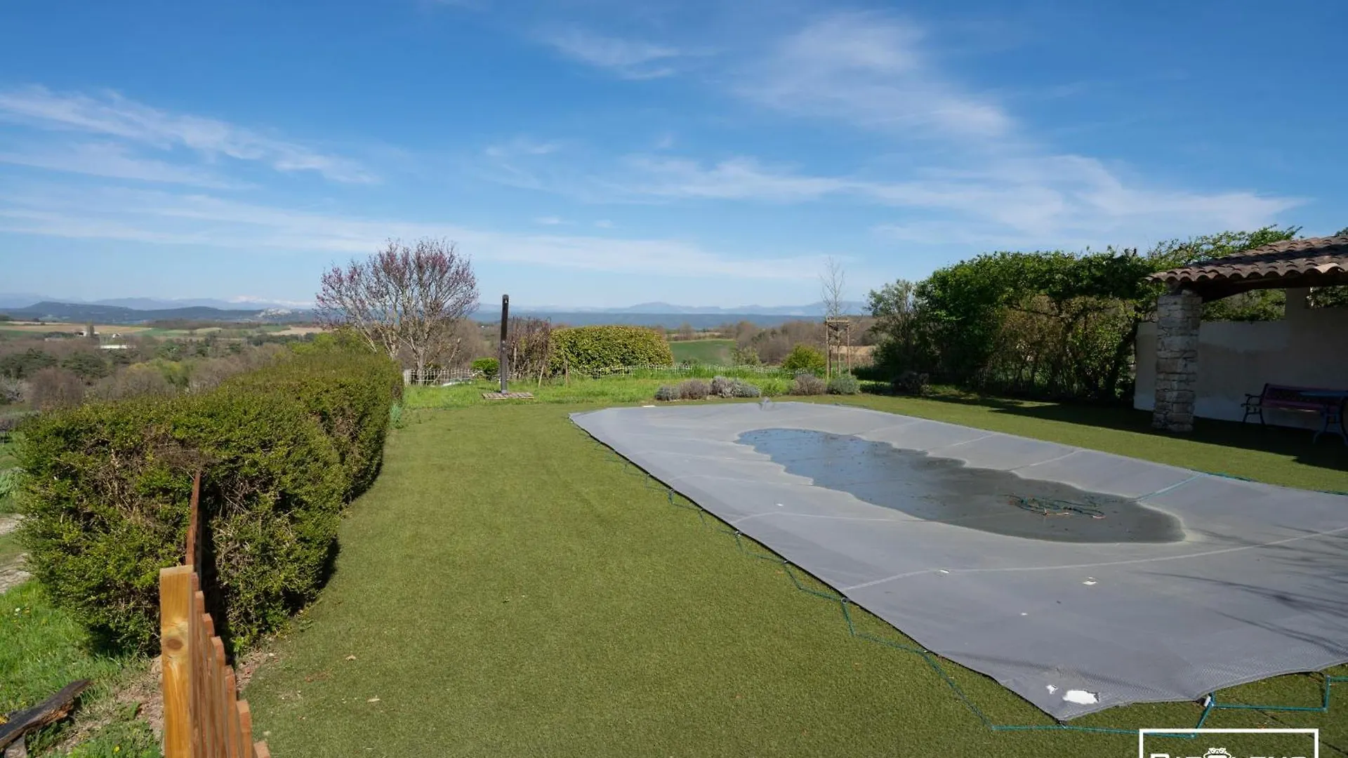 Mas Avec Vue Et Piscine Aux Portes Du Luberon Country house