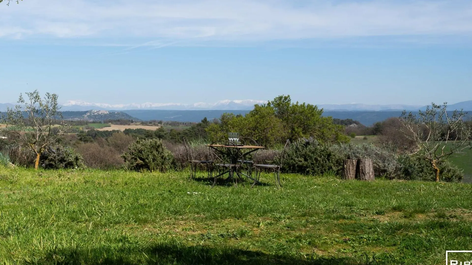 Mas Avec Vue Et Piscine Aux Portes Du Luberon France