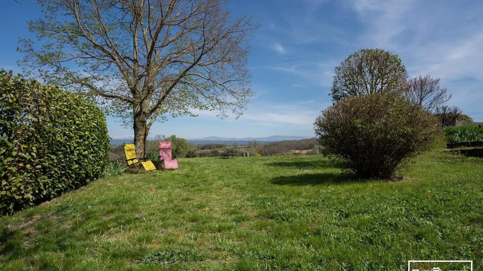 Mas Avec Vue Et Piscine Aux Portes Du Luberon Country house Forcalquier