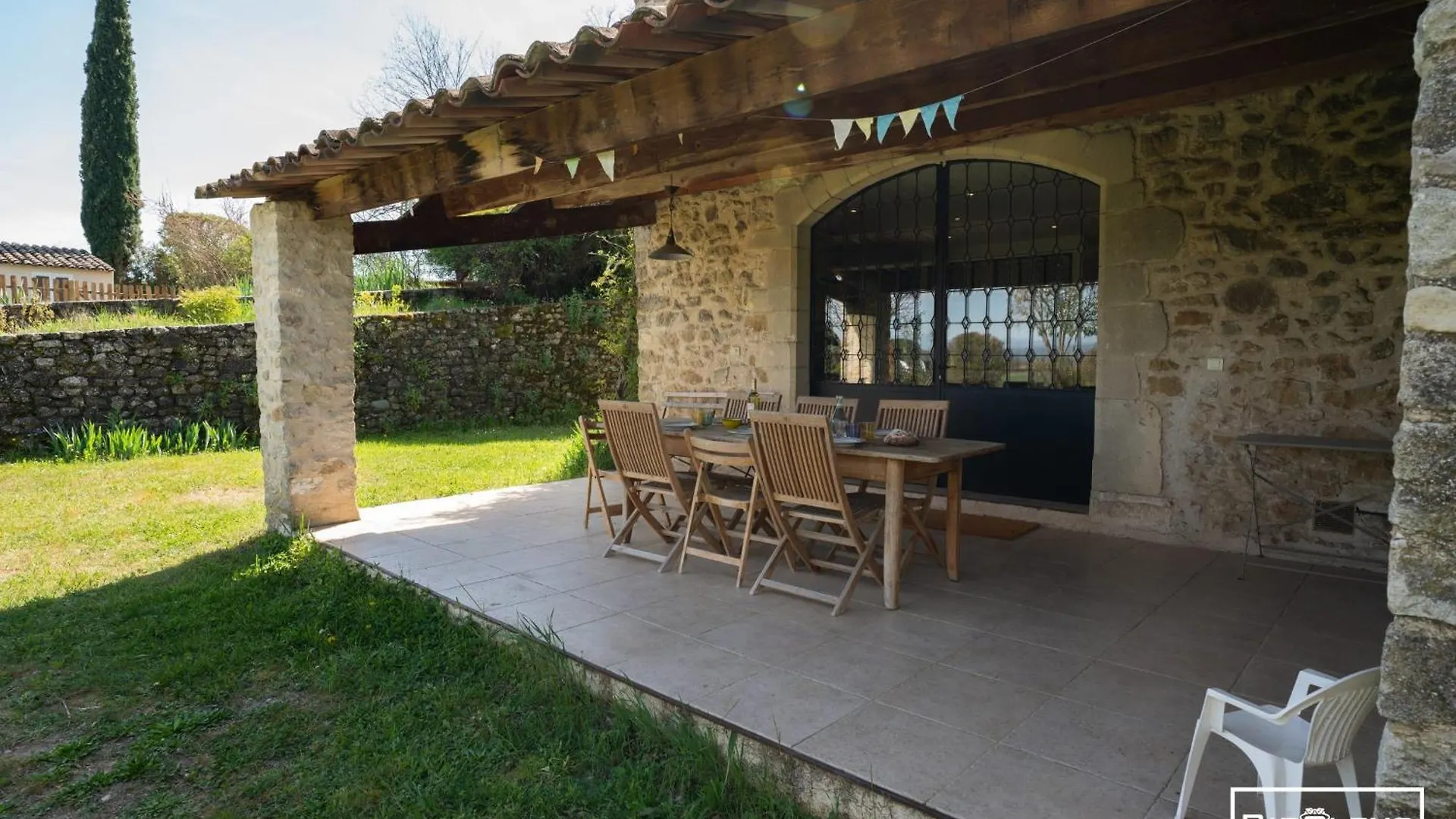 Mas Avec Vue Et Piscine Aux Portes Du Luberon Forcalquier