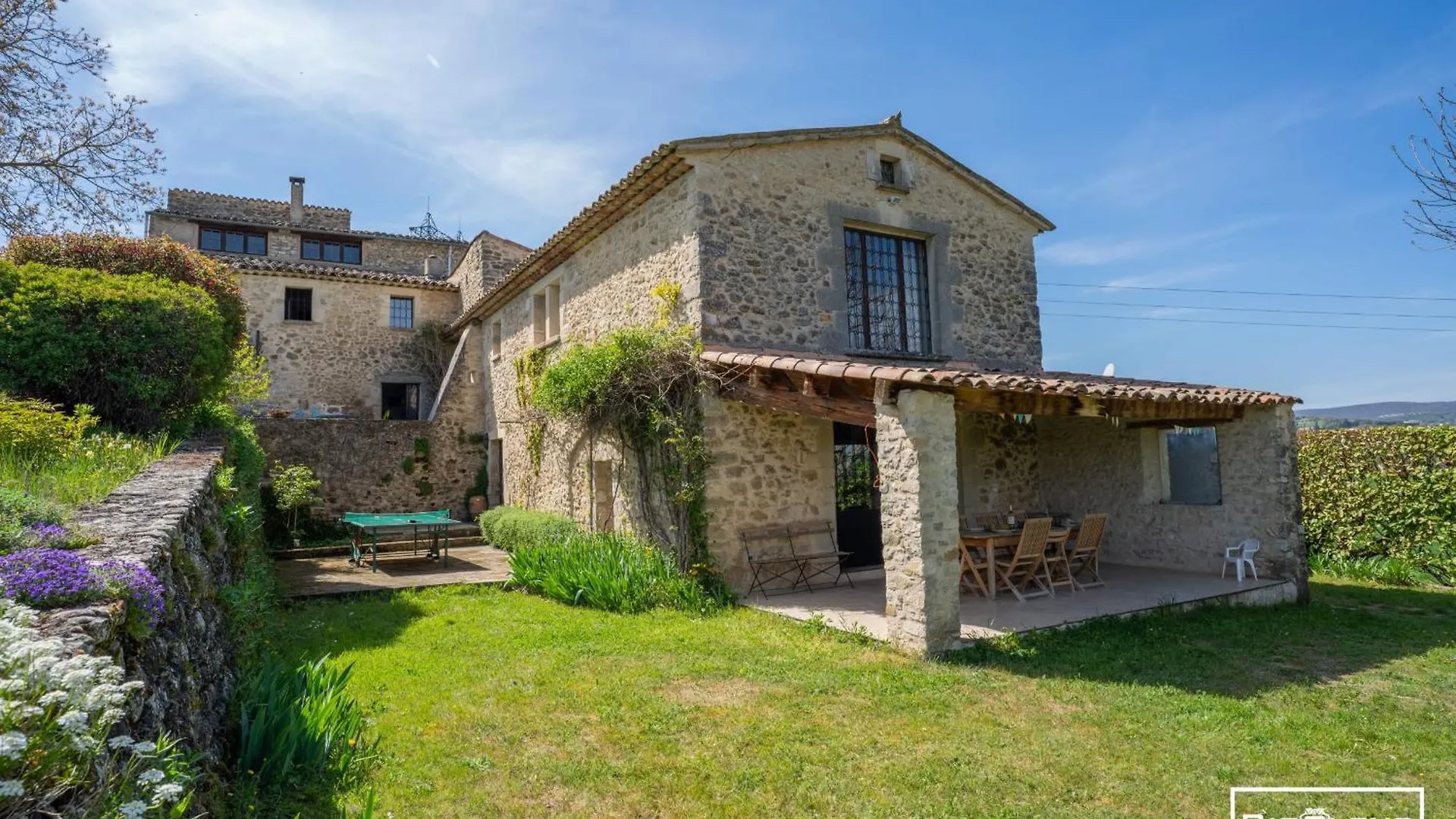 Mas Avec Vue Et Piscine Aux Portes Du Luberon